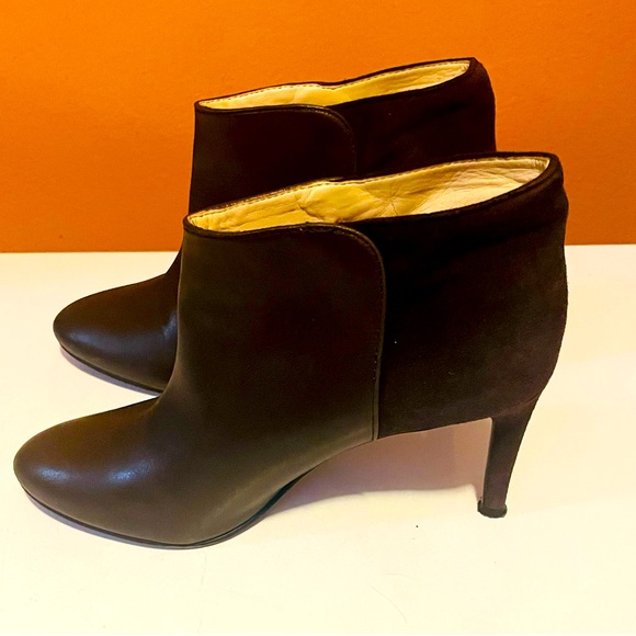 Nine West leather booties suede in the back size 7 - Picture 3 of 3